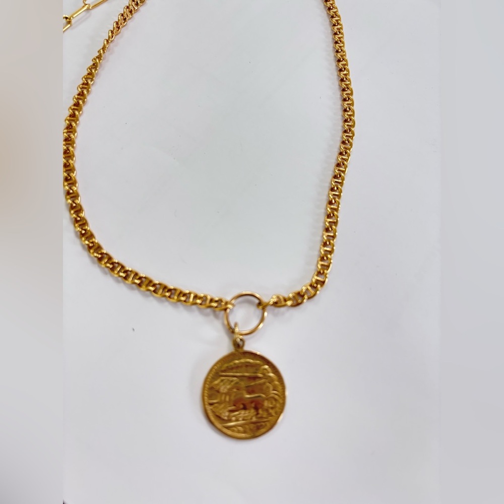 Gold Coin Fashion Necklace with Coin Pendant